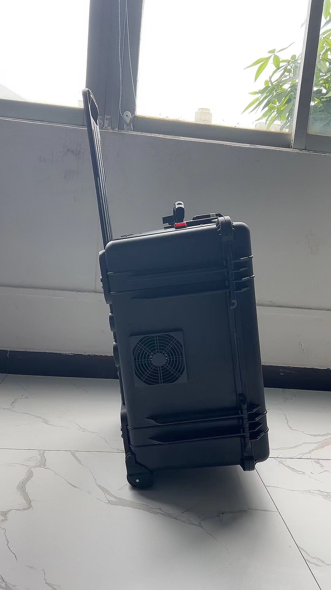 泸水手拉箱型移动通信干扰器